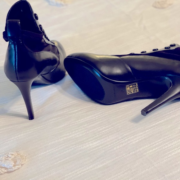 Charles & Keith ankle boots - Picture 5 of 7